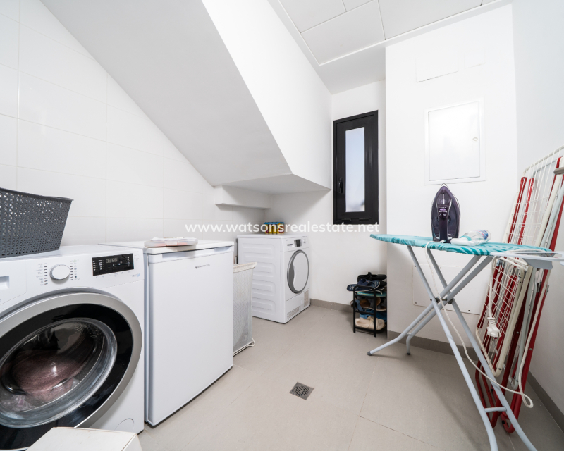 Venta - Chalet Independiente - Urb. La Marina