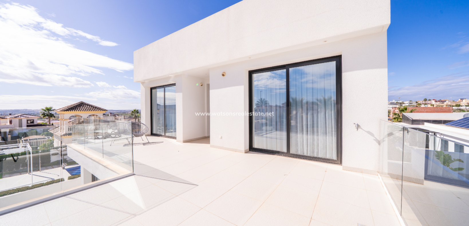 Venta - Chalet Independiente - Urb. La Marina