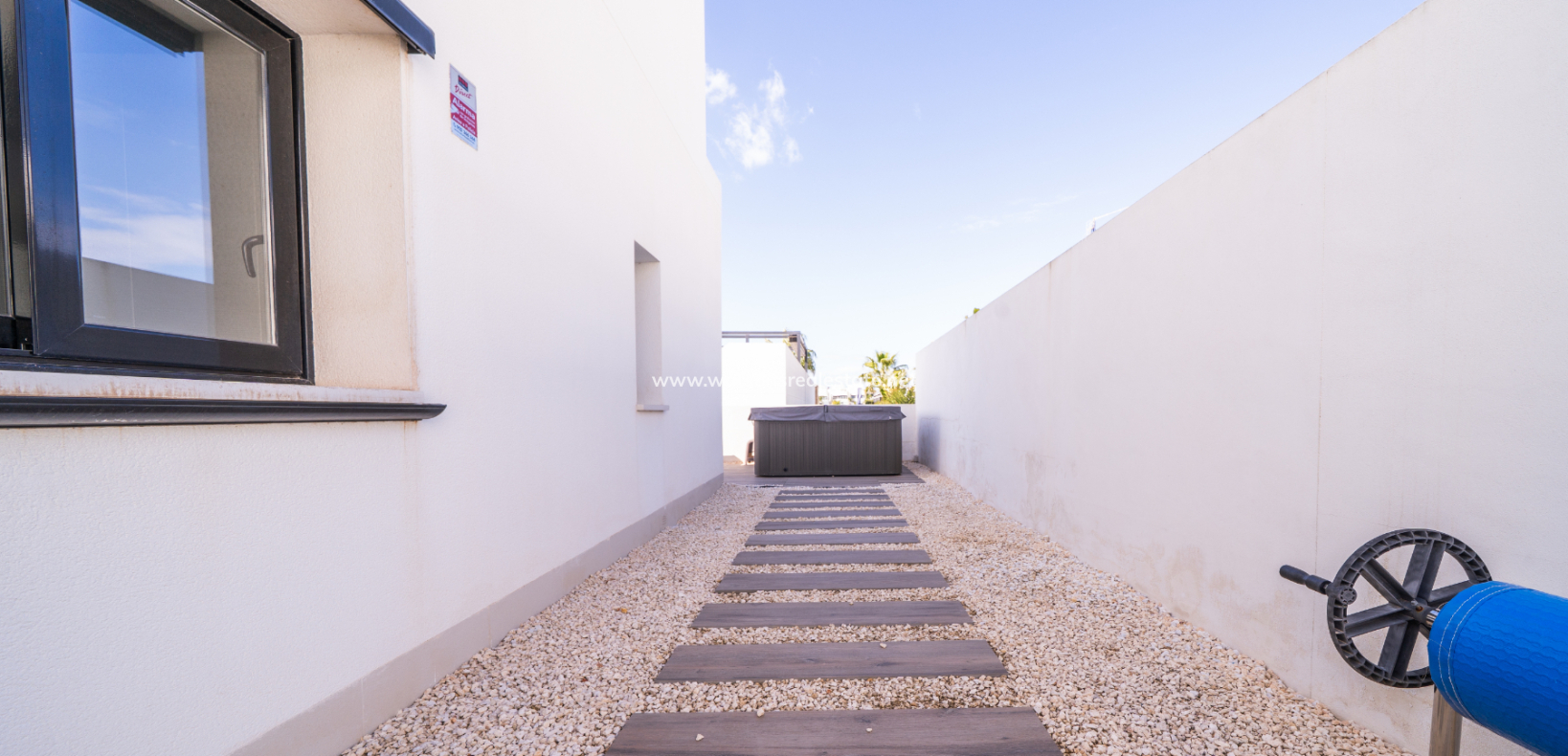 Venta - Chalet Independiente - Urb. La Marina