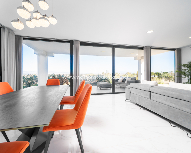 Venta - Chalet Independiente - Urb. La Marina