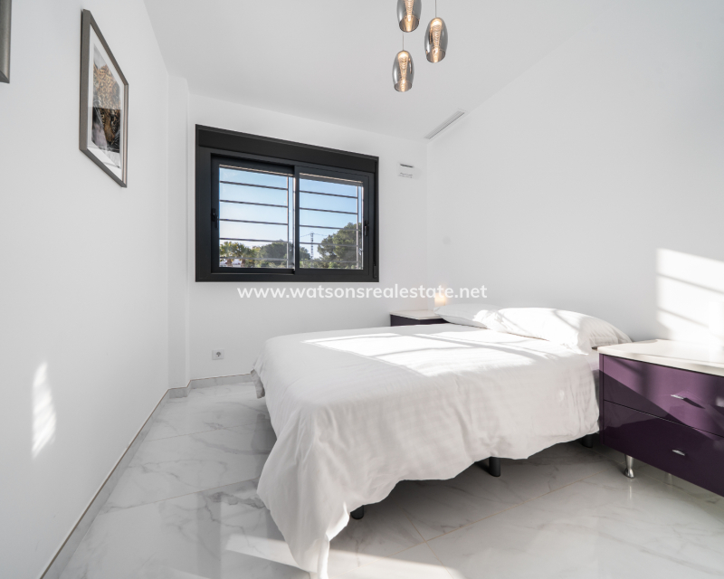 Venta - Chalet Independiente - Urb. La Marina