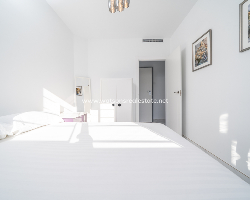 Venta - Chalet Independiente - Urb. La Marina