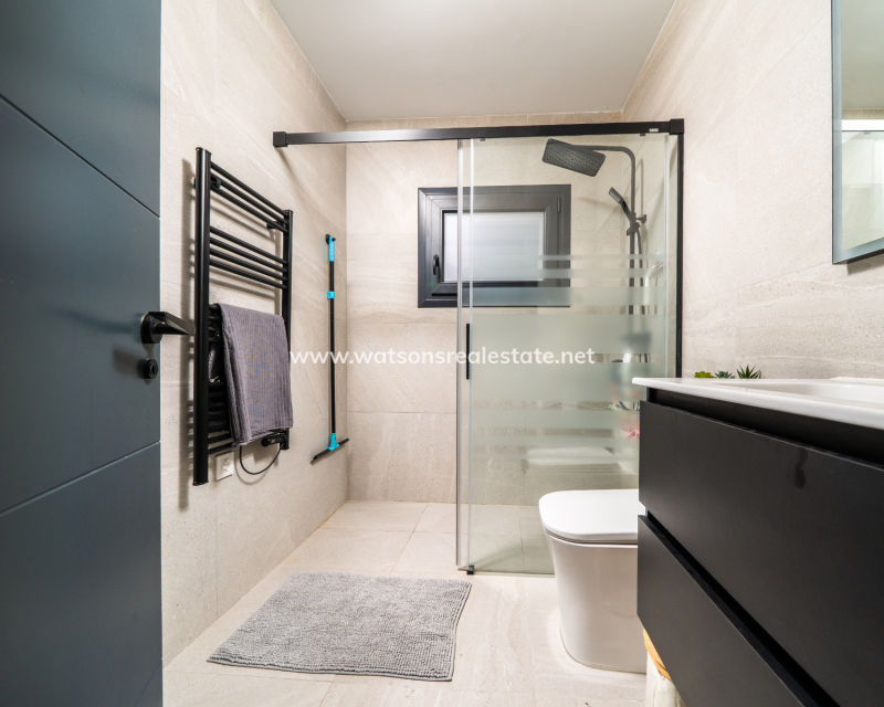 Venta - Chalet Independiente - Urb. La Marina