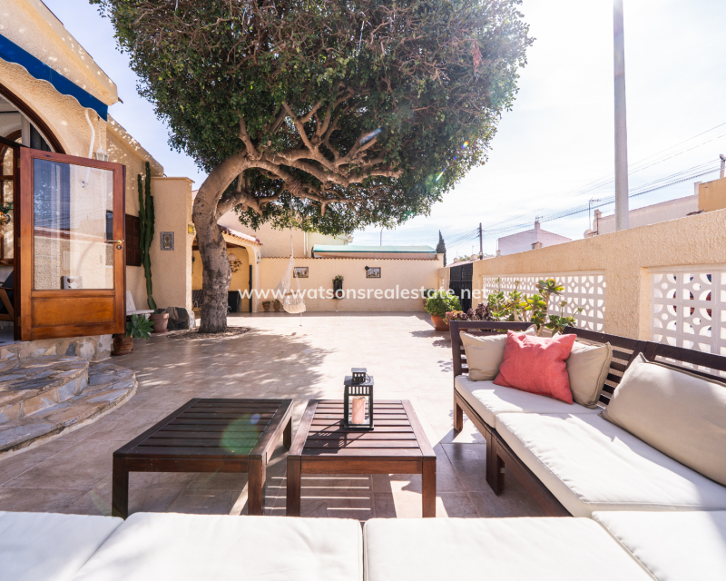 Venta - Chalet Independiente - Urb. La Marina