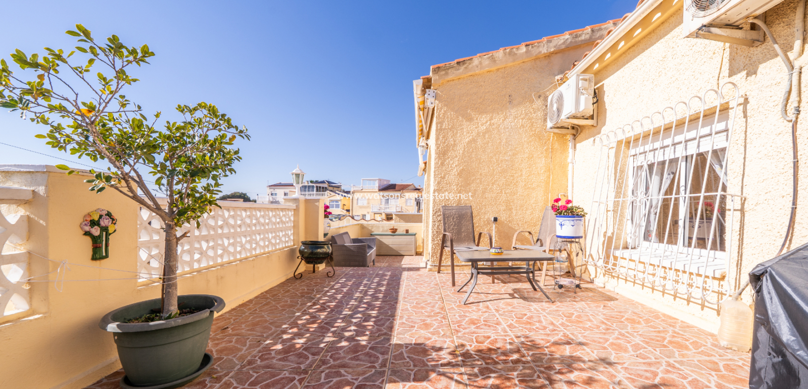 Venta - Chalet Independiente - Urb. La Marina