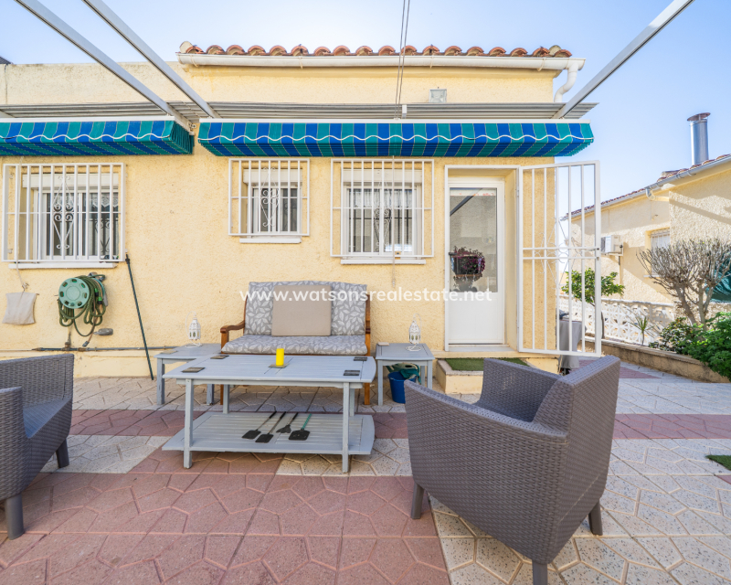 Venta - Chalet Independiente - Urb. La Marina