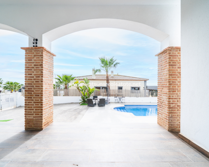 Venta - Chalet Independiente - Urb. La Marina