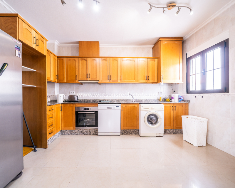 Venta - Chalet Independiente - Urb. La Marina