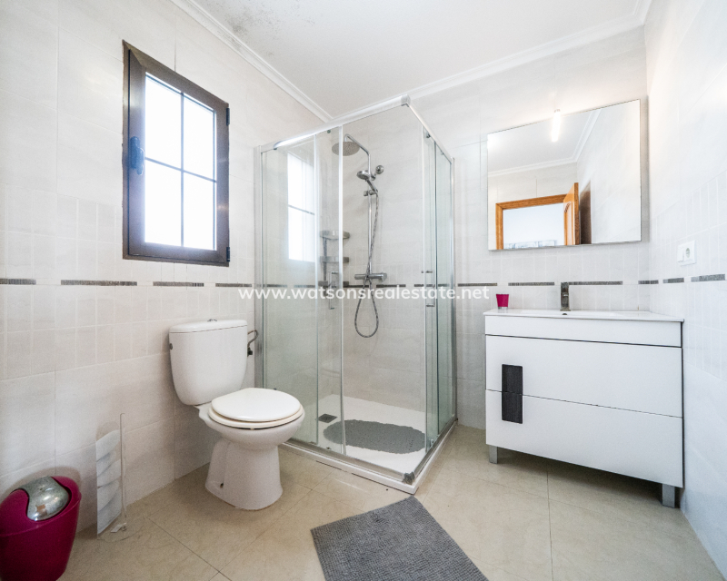 Venta - Chalet Independiente - Urb. La Marina