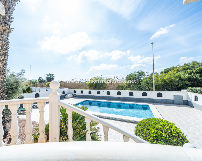 Venta - Chalet Independiente - Urb. La Marina