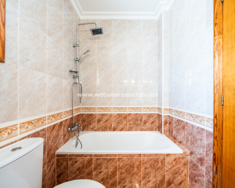 Venta - Chalet Independiente - Urb. La Marina