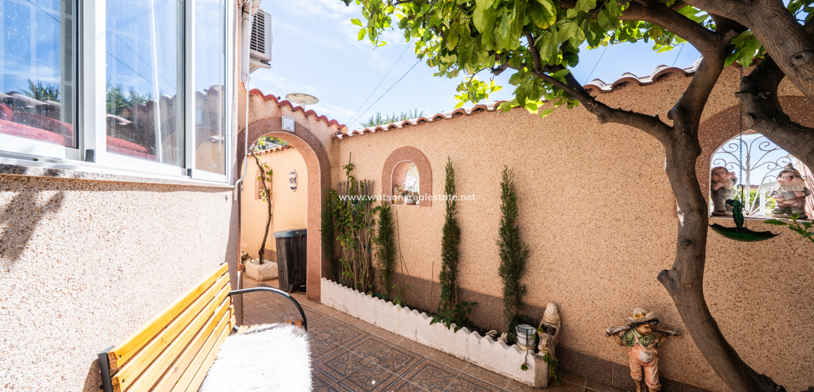 Venta - Chalet Independiente - Urb. La Marina