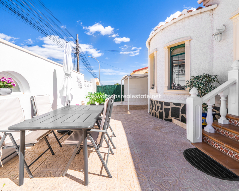 Venta - Chalet Independiente - Urb. La Marina