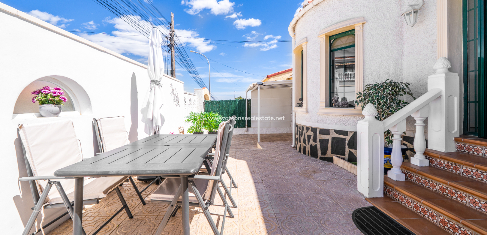 Venta - Chalet Independiente - Urb. La Marina