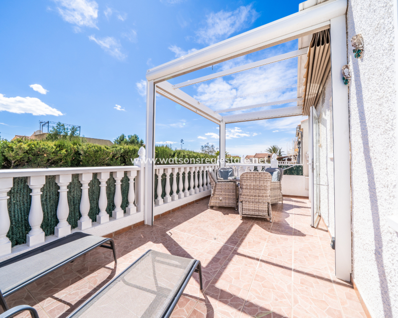 Venta - Chalet Independiente - Urb. La Marina