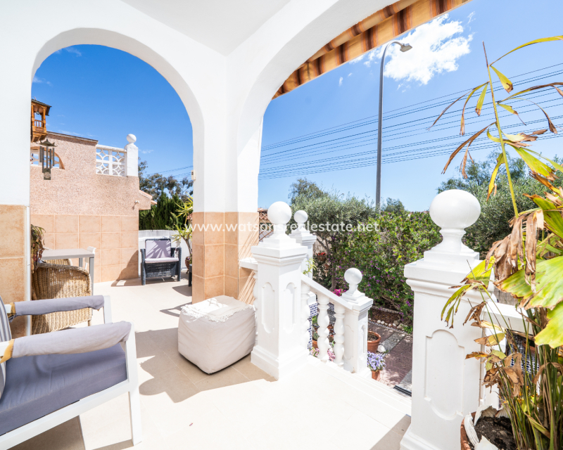 Venta - Chalet Independiente - Urb. La Marina