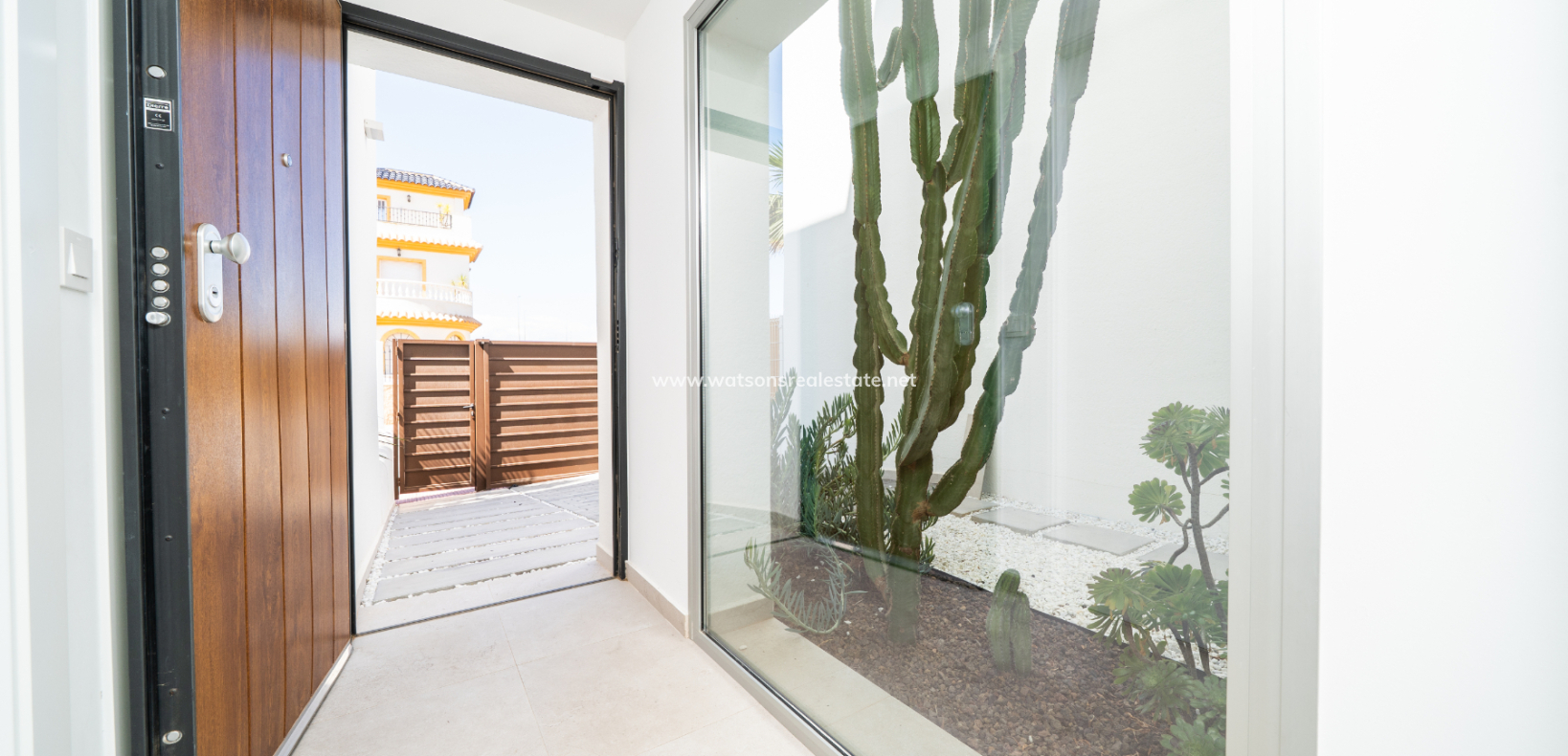 Venta - Chalet Independiente - Urb. La Marina