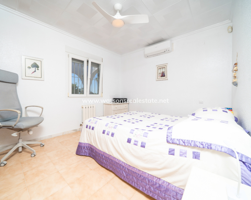 Venta - Chalet Independiente - Urb. La Marina