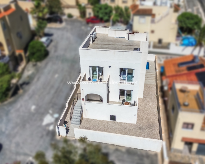 Venta - Chalet Independiente - Urb. La Marina