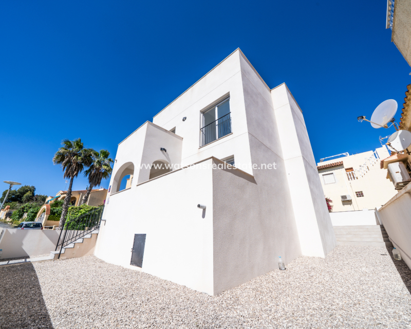 Venta - Chalet Independiente - Urb. La Marina