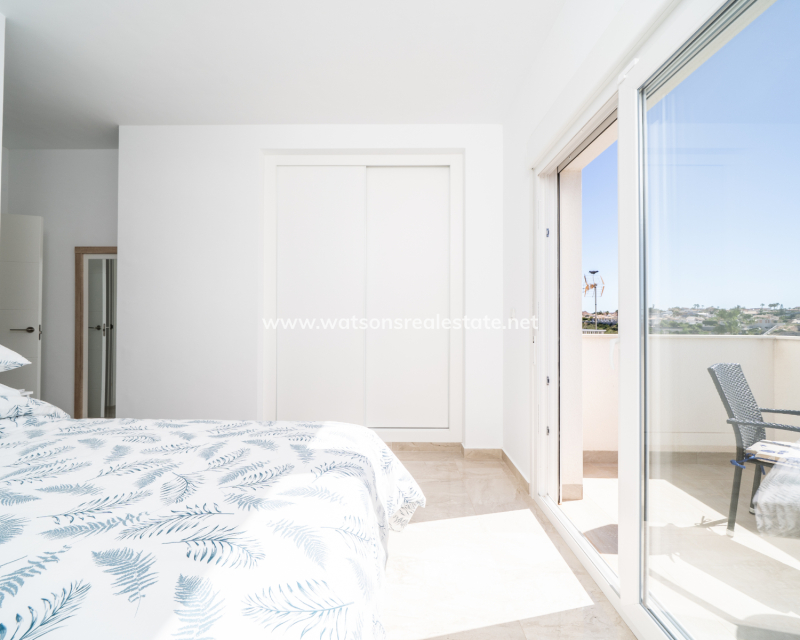 Venta - Chalet Independiente - Urb. La Marina