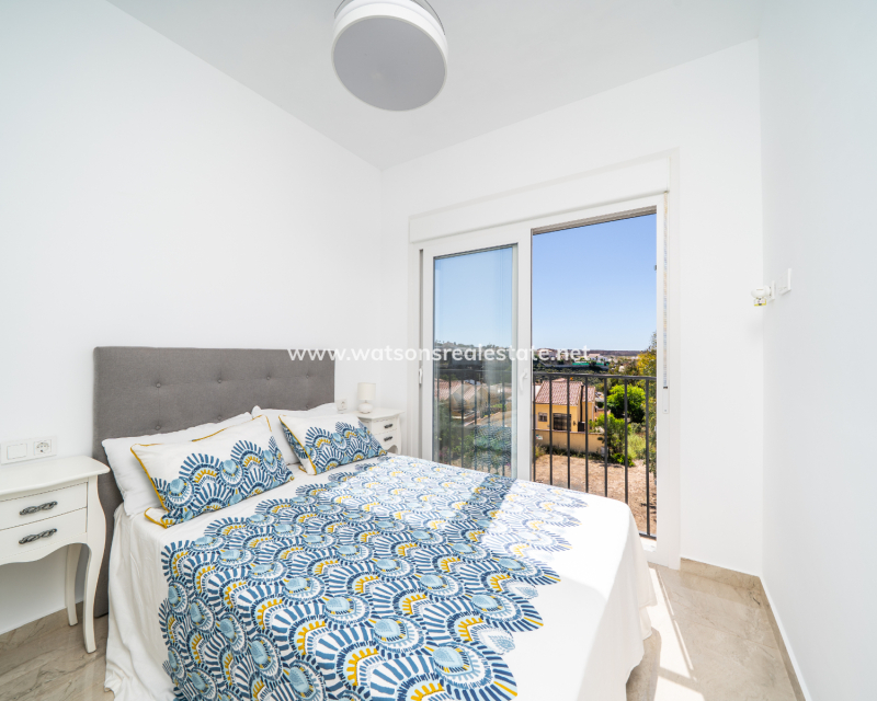 Venta - Chalet Independiente - Urb. La Marina