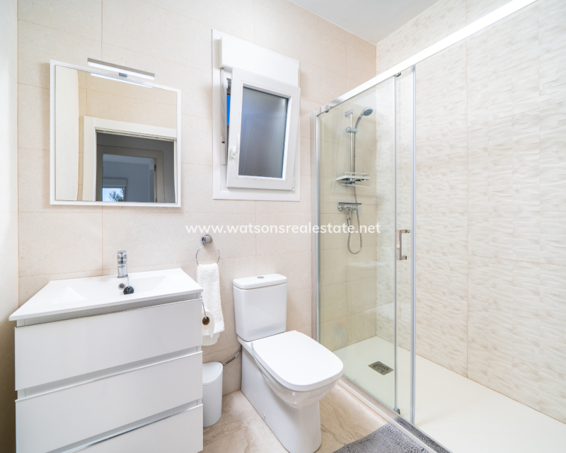Venta - Chalet Independiente - Urb. La Marina