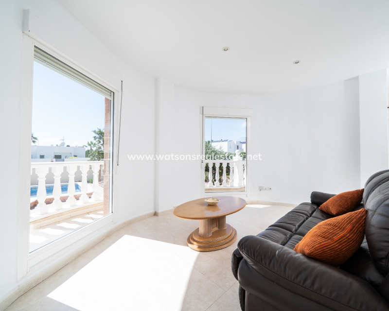 Venta - Chalet Independiente - Urb. La Marina