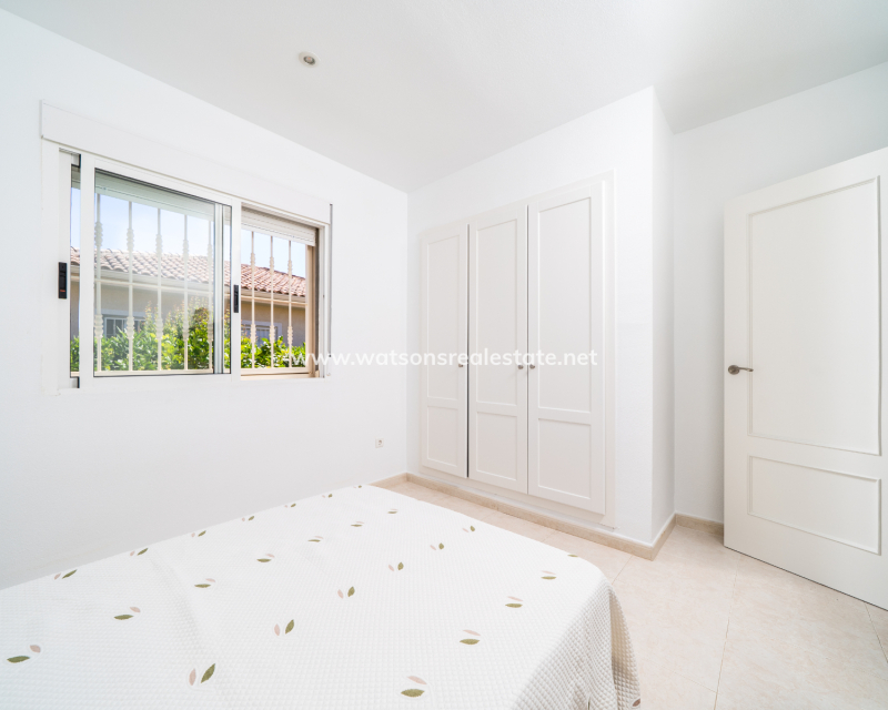 Venta - Chalet Independiente - Urb. La Marina
