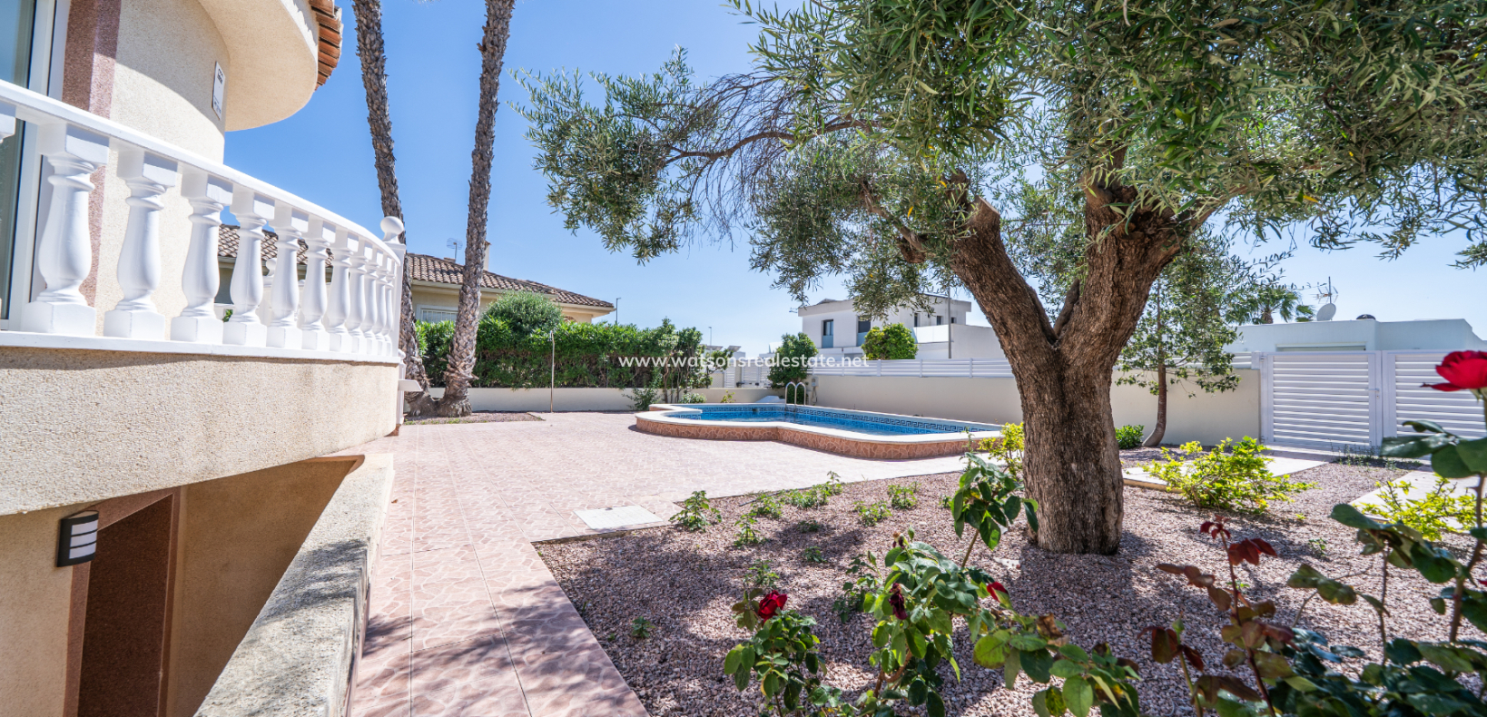 Venta - Chalet Independiente - Urb. La Marina