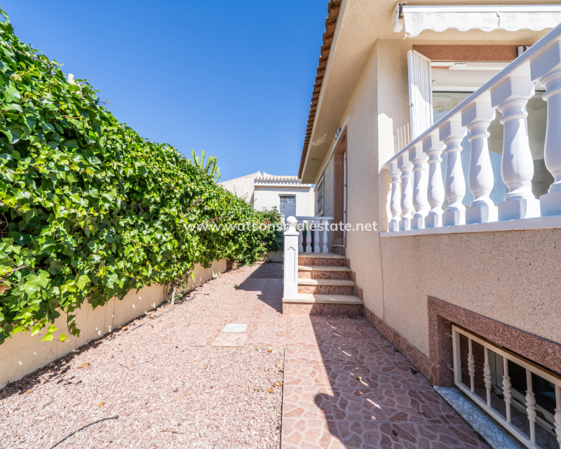 Venta - Chalet Independiente - Urb. La Marina