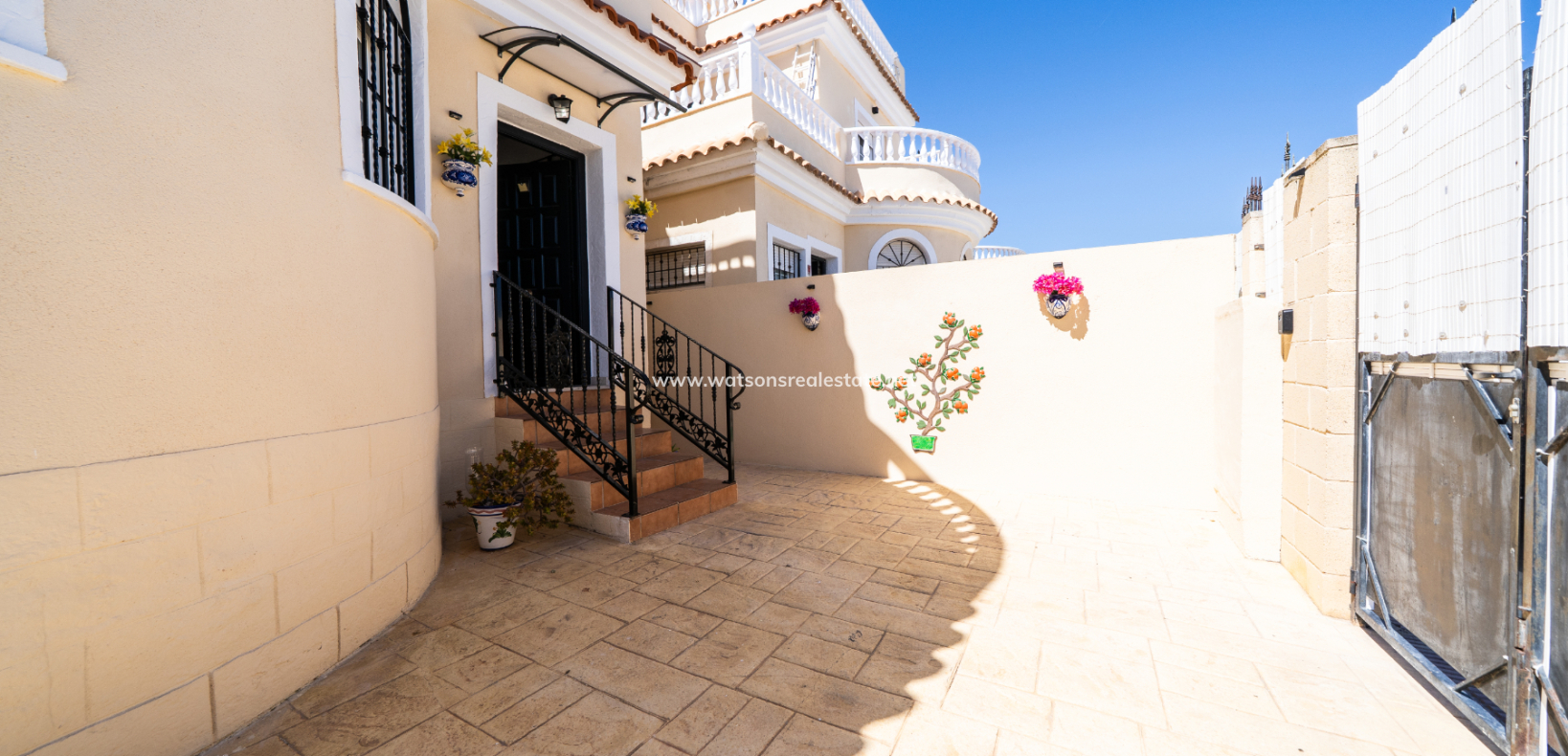 Venta - Chalet Independiente - Urb. La Marina