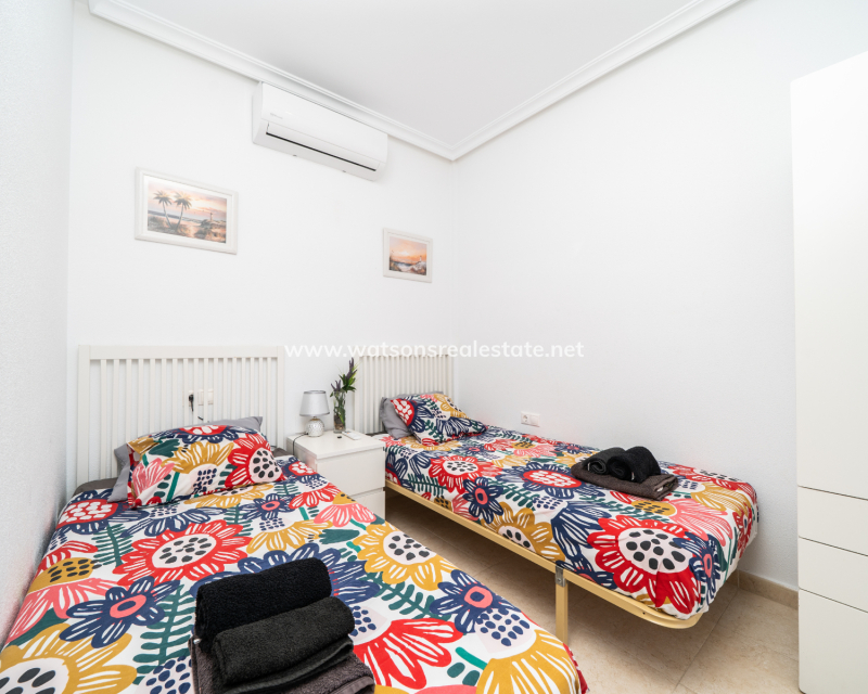Venta - Chalet Independiente - Urb. La Marina