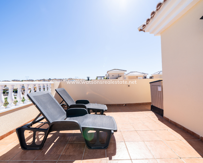 Venta - Chalet Independiente - Urb. La Marina