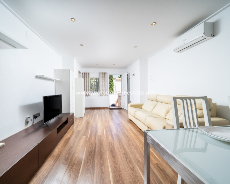 Venta - Chalet Independiente - Urb. La Marina