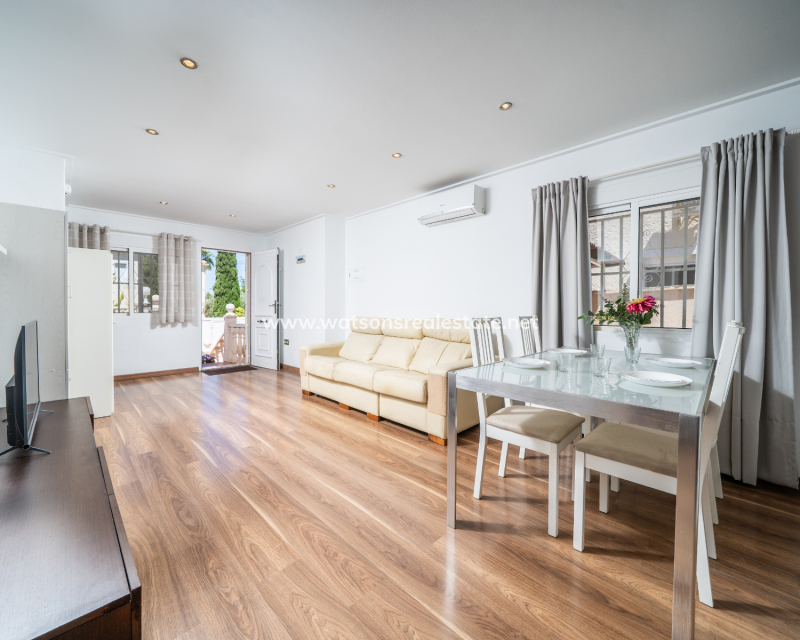 Venta - Chalet Independiente - Urb. La Marina
