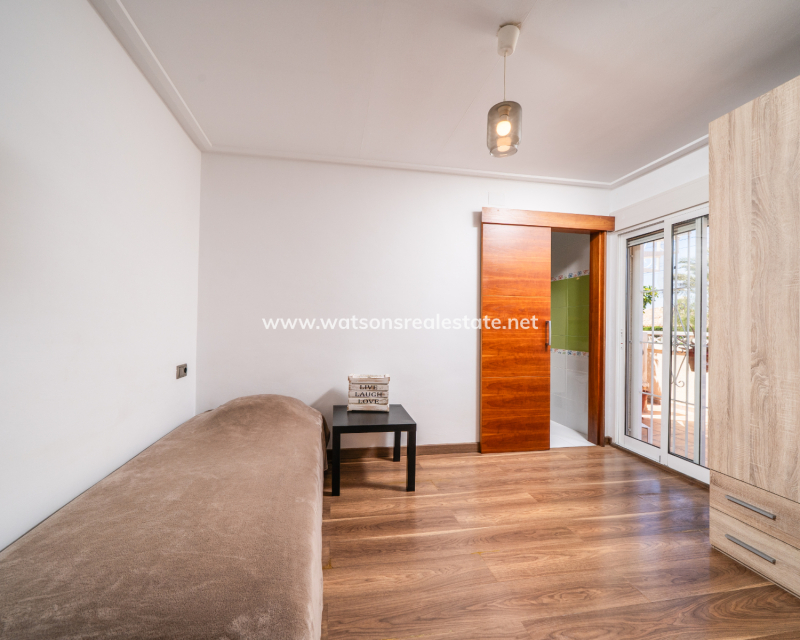 Venta - Chalet Independiente - Urb. La Marina
