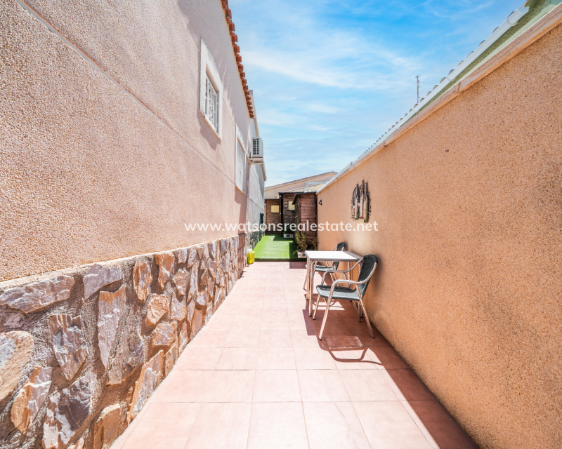 Venta - Chalet Independiente - Urb. La Marina