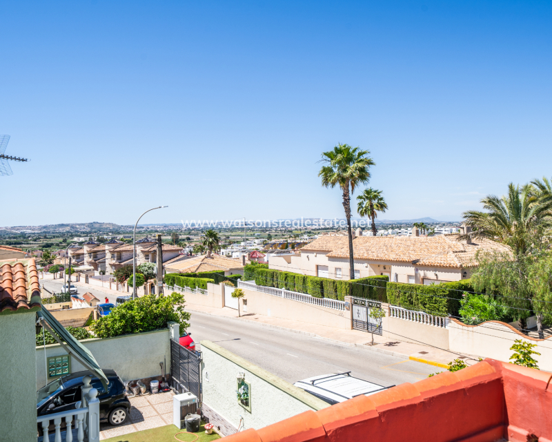 Venta - Chalet Independiente - Urb. La Marina