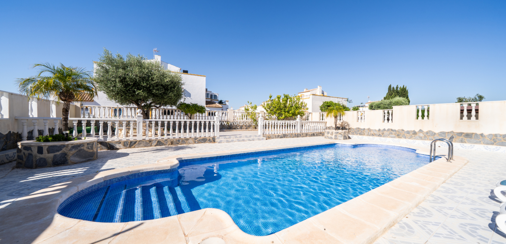 Venta - Chalet Independiente - Urb. La Marina