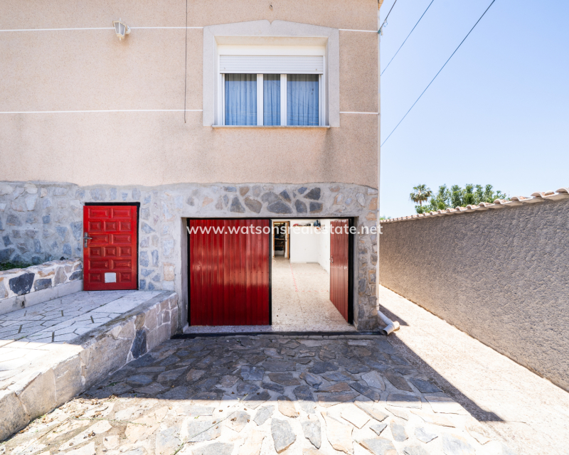Venta - Chalet Independiente - Urb. La Marina