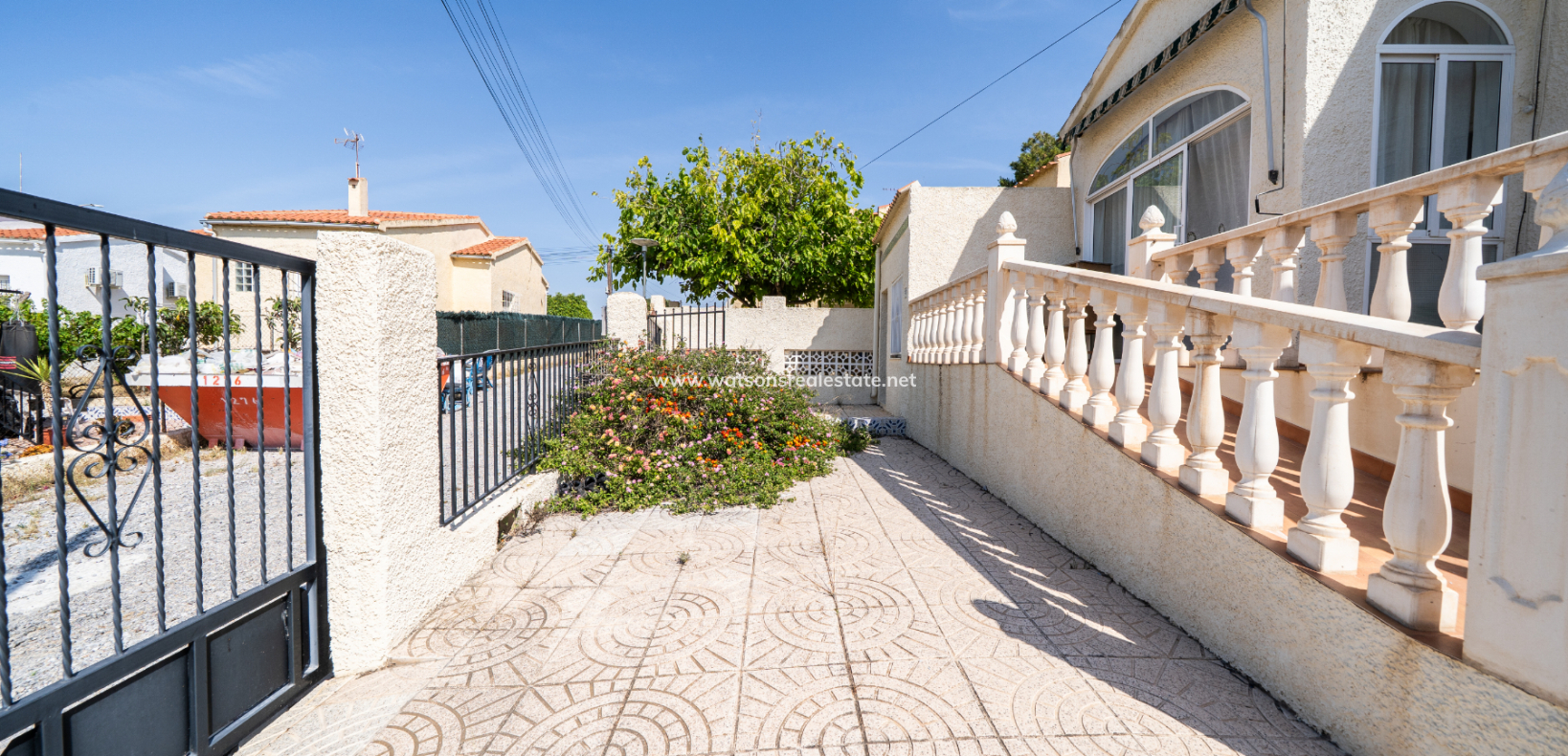 Venta - Chalet Independiente - Urb. La Marina