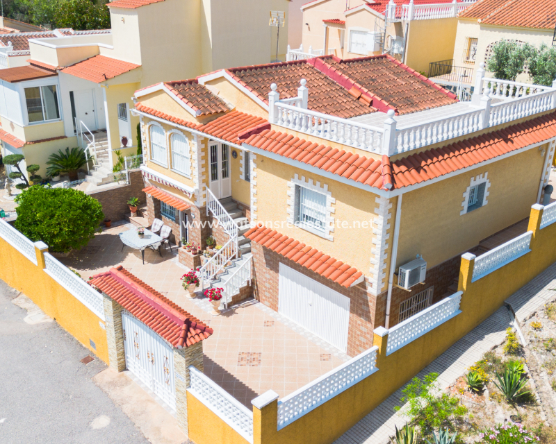 Venta - Chalet Independiente - Urb. La Marina