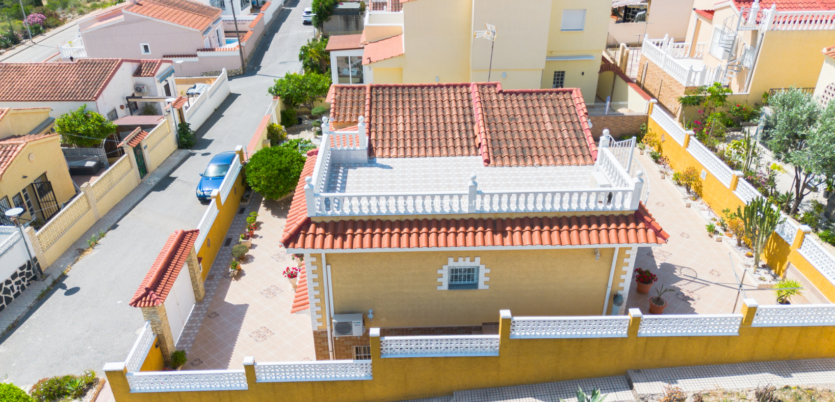 Venta - Chalet Independiente - Urb. La Marina