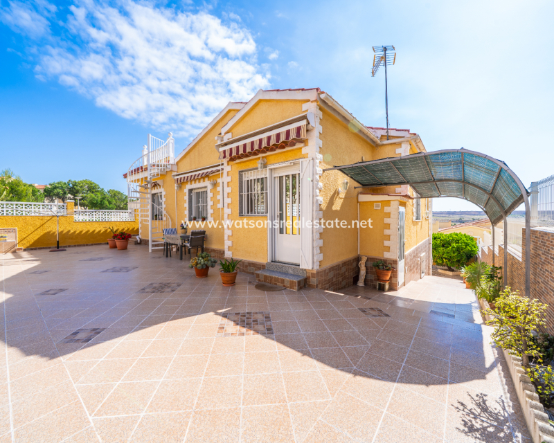 Venta - Chalet Independiente - Urb. La Marina
