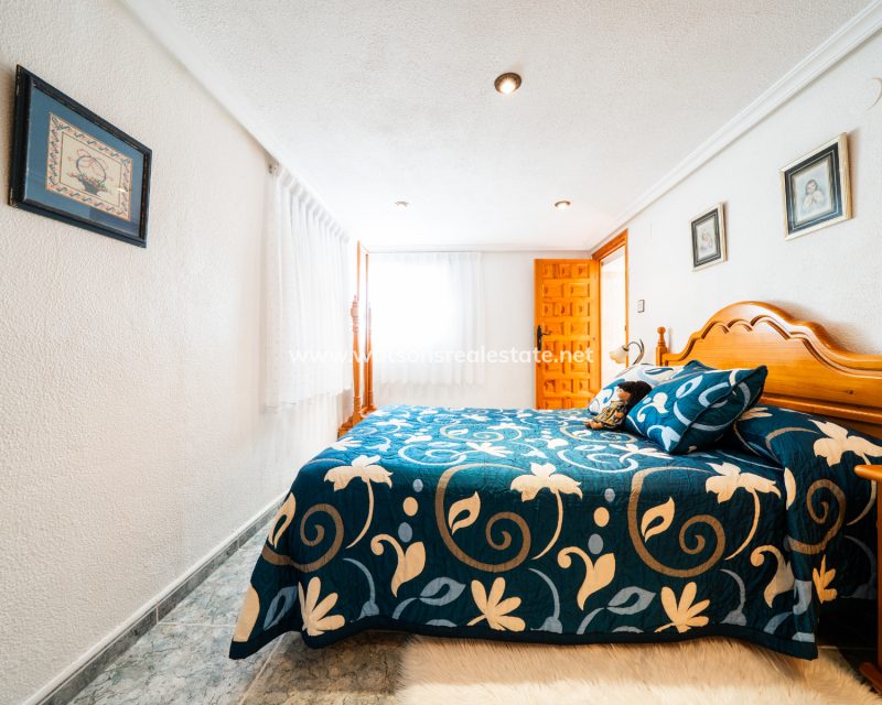Venta - Chalet Independiente - Urb. La Marina