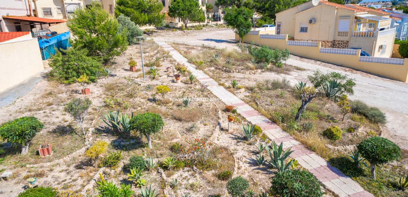 Venta - Chalet Independiente - Urb. La Marina