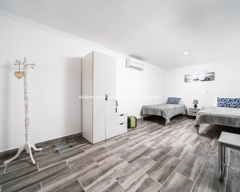 Venta - Chalet Independiente - Urb. La Marina