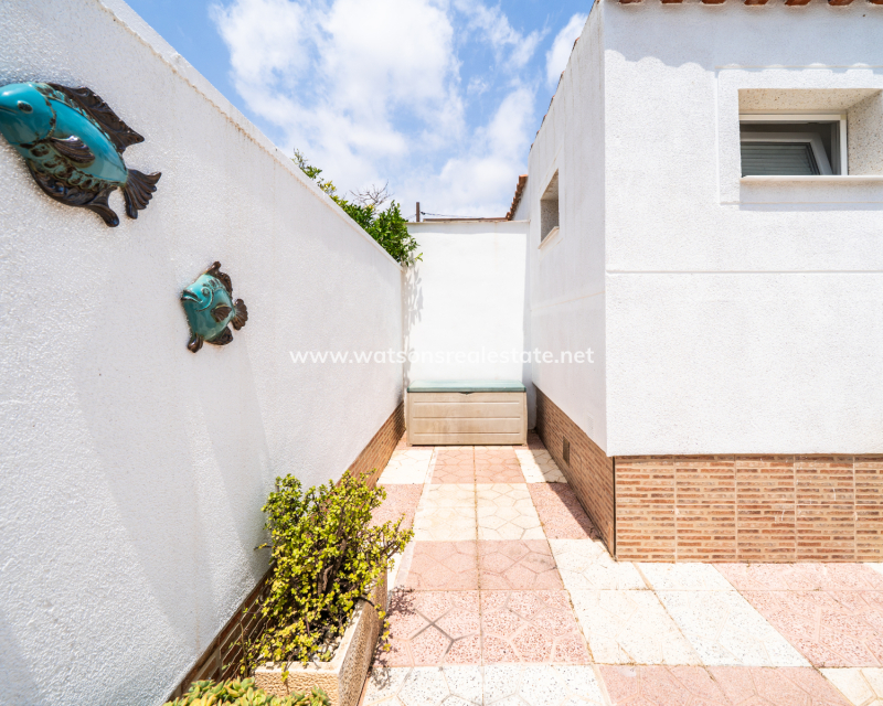 Venta - Chalet Independiente - Urb. La Marina