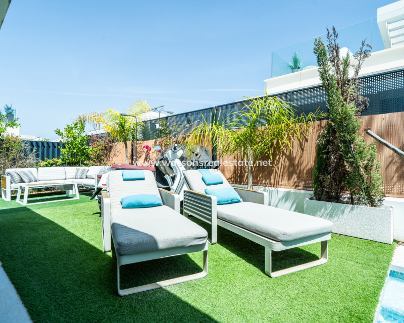 Venta - Chalet Independiente - Urb. La Marina